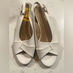 New Easy Street White Espradille Size 10M